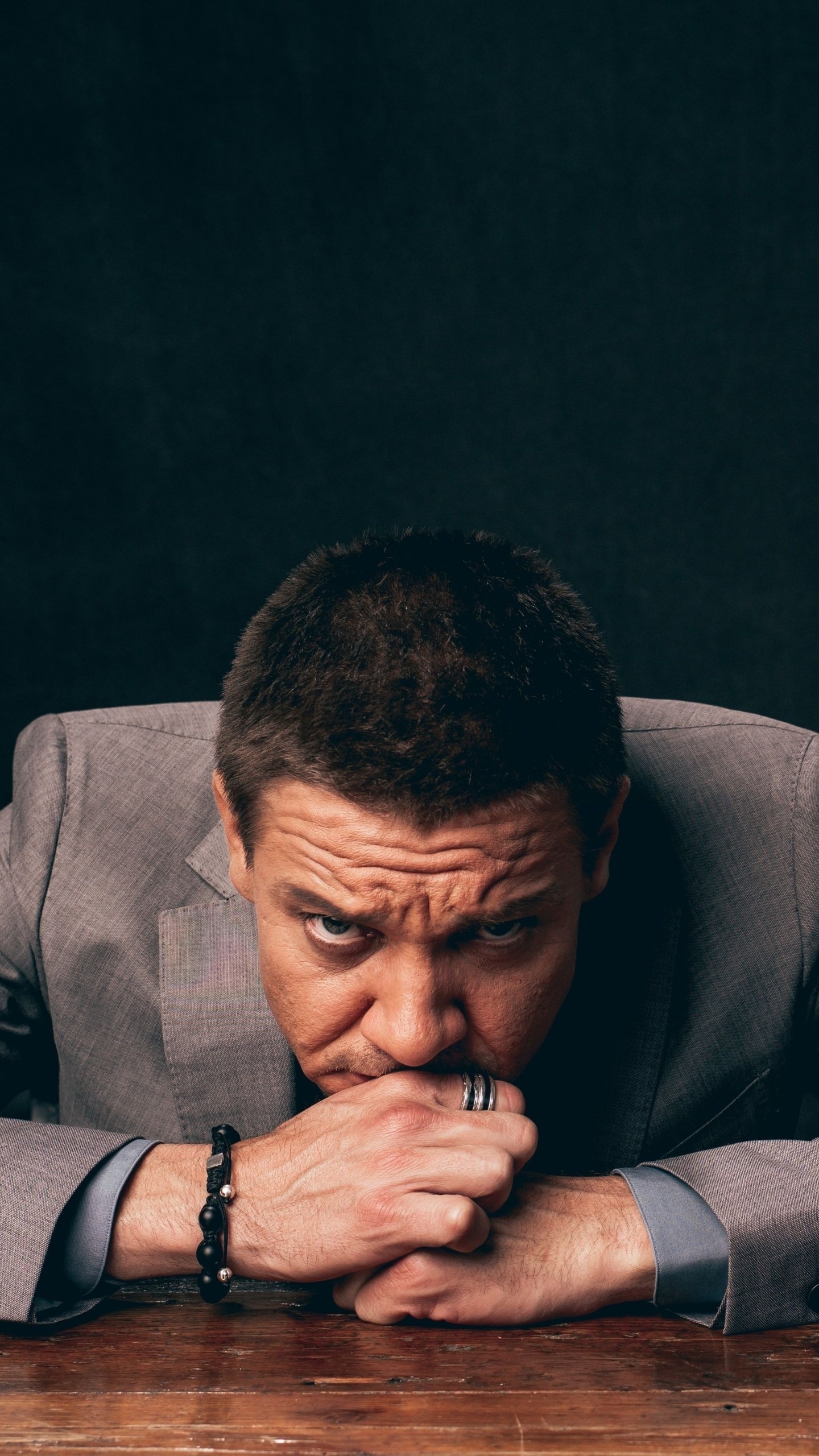 407546-1440×2560-samsung-hd-jeremy-renner-wallpaper-image